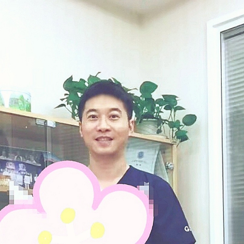 大手牵小手的第二张照片--广州上门女婿服务网